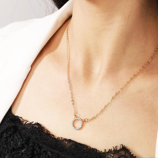 Gold-Plated Stone Pendant – Elegant Chain for Women