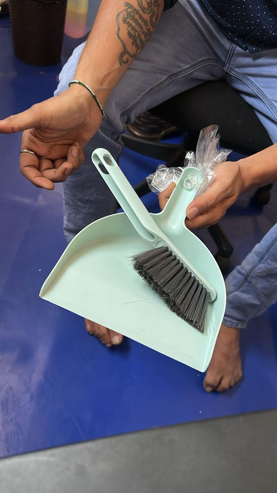 QuickSweep – Mini Dustpan & Brush Cleaning Set